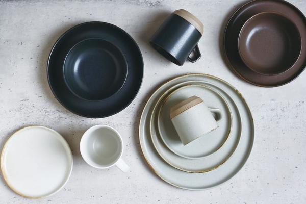 A minimal Christmas gift guide.