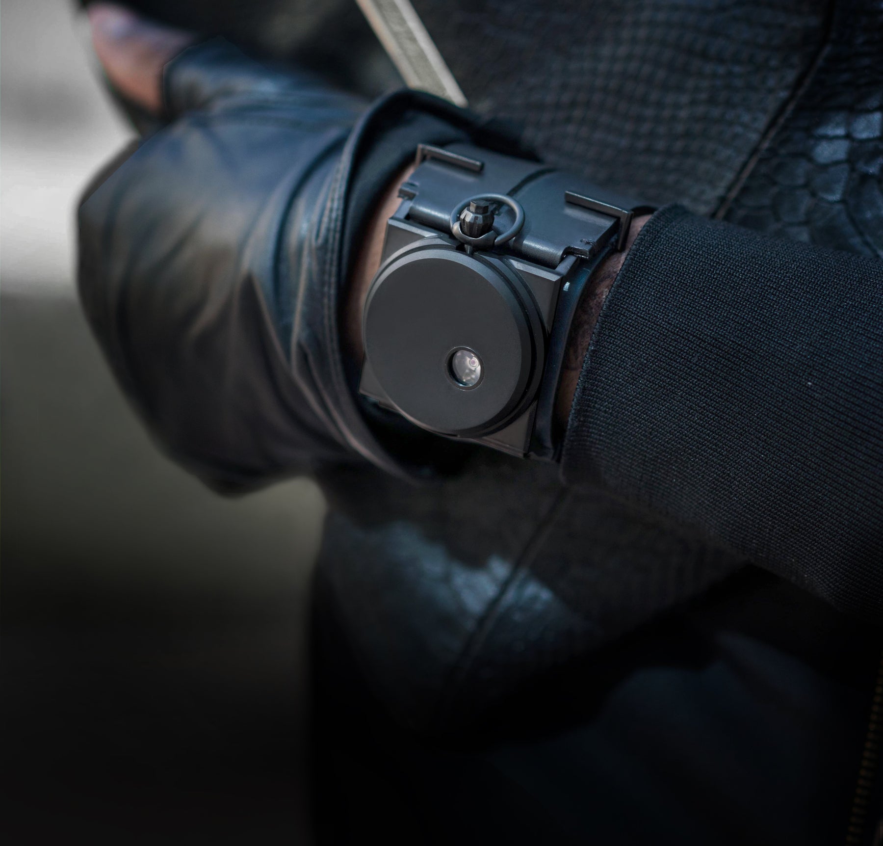 Experiments R100 Matte Black & R40 Matte Black (Large) by Fob Paris